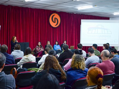 Expertos enseñan el uso del Digesto Jurídico a estudiantes UGD y profesionales del derecho